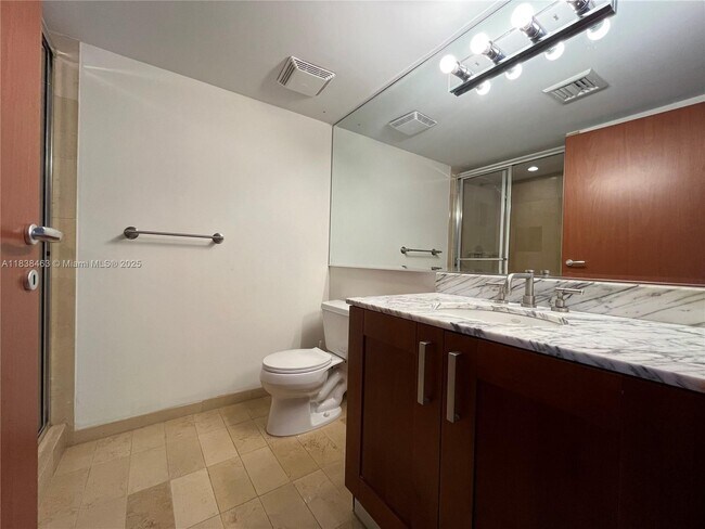 Foto del edificio - 9499 Collins Ave