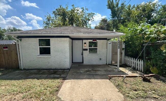 Building Photo - 3028 Francis St