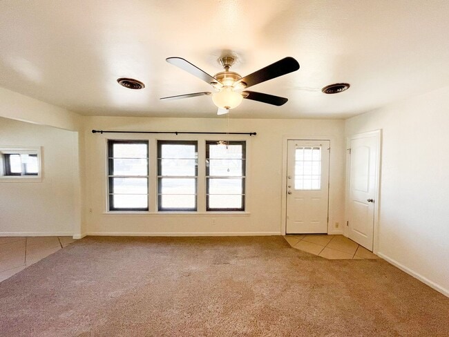 Foto del edificio - Available NOW!!!! Beautiful 3 bedroom, 2 bath home with covered patio and fenced yard.