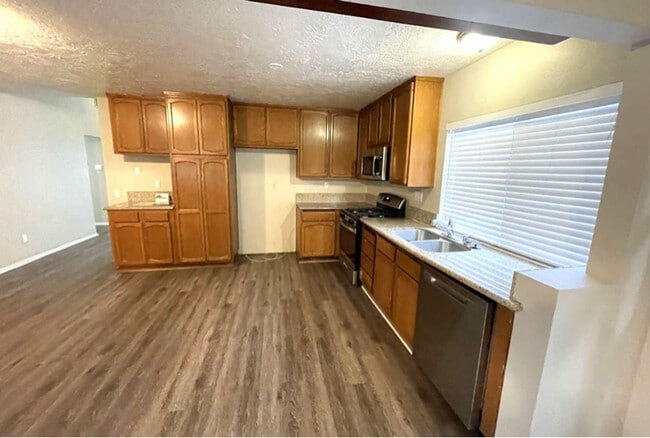 Foto del edificio - 20817 Calwood St