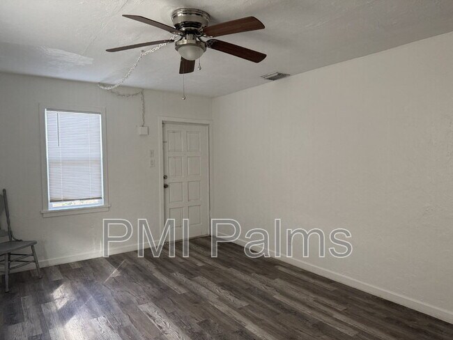 Foto del edificio - 2412 51st Ave N