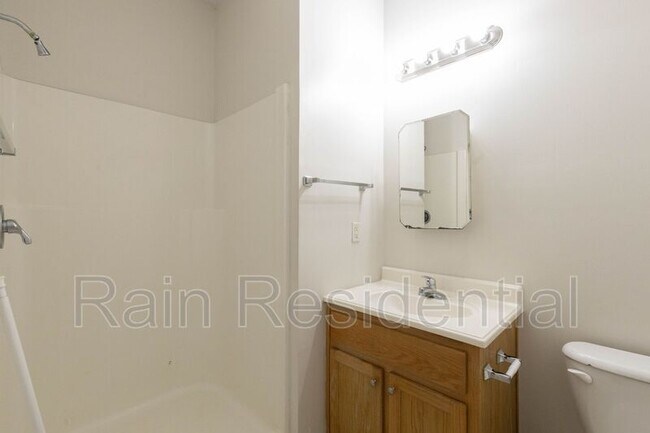 Foto del edificio - 15901 Adam Rd