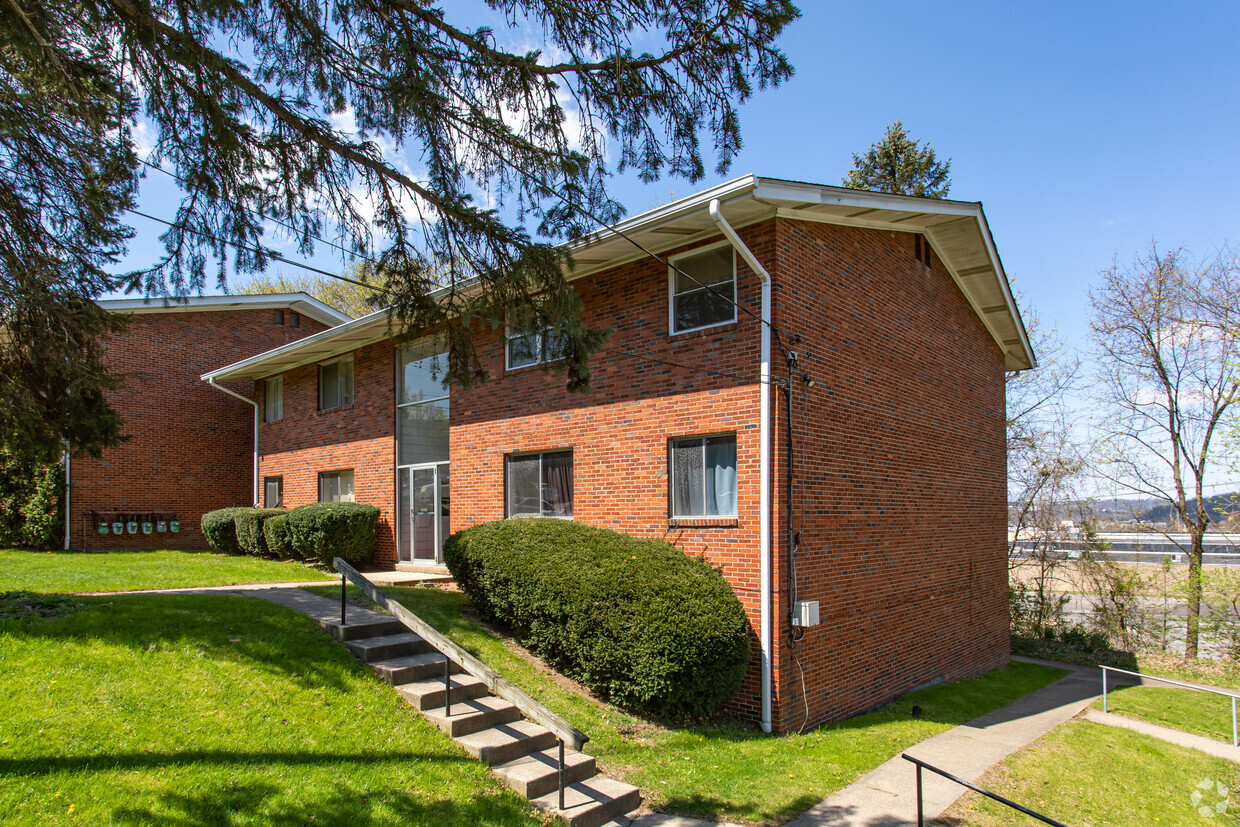 Building Photo - Crown Plaza Apartments