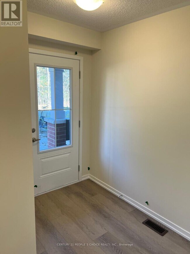 Building Photo - 3 Kingbird Cmn