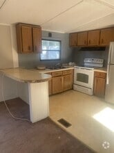 Building Photo - 127 Emily St