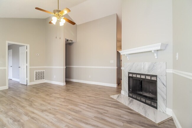 Foto del edificio - 117 Oak Valley Dr