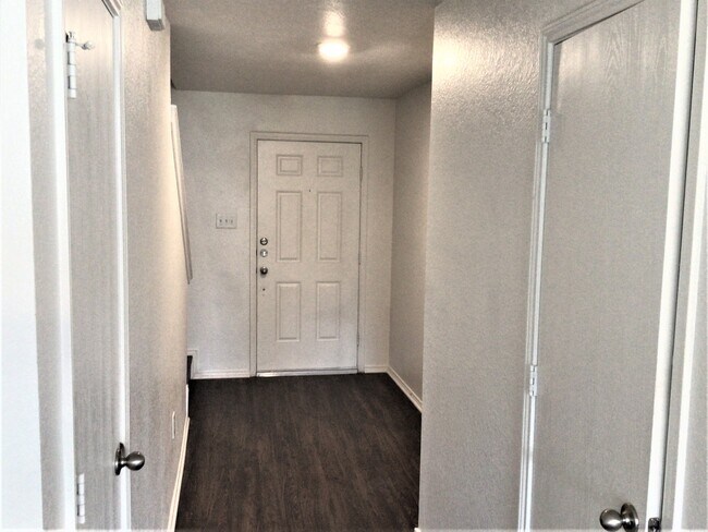 Foto del edificio - 5912 Parkview Hills Ln