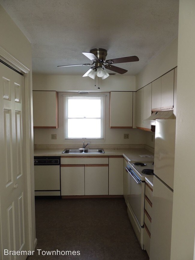 Building Photo - 1-124 Alderman Dr