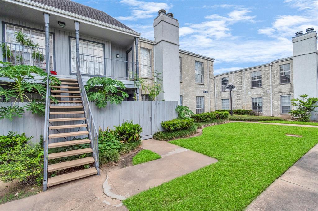 Primary Photo - 6606 De Moss Dr