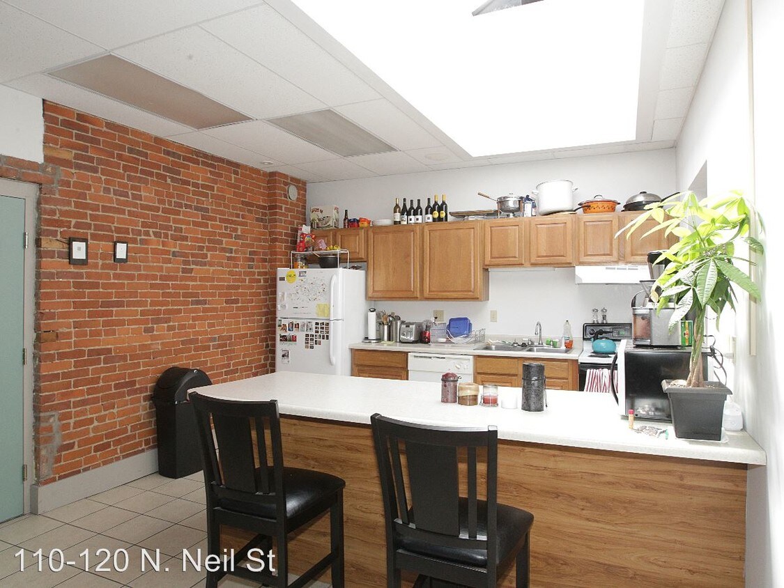 Studio, 1 bath Apartment 112 N. Neil St. Condo for Rent in