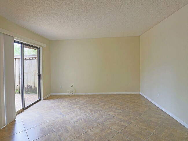 Foto del edificio - Parkwoods 12353-1