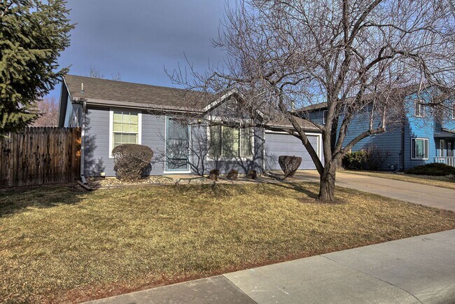 Building Photo - 2 Bedroom 1 1/2 Bath ranch in West Fort Co...