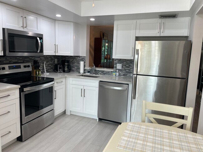 Building Photo - 14671 Bonaire Blvd