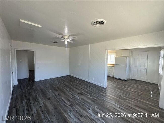 Building Photo - Henderson Single-Story with Huge Backyard & Covered Patio