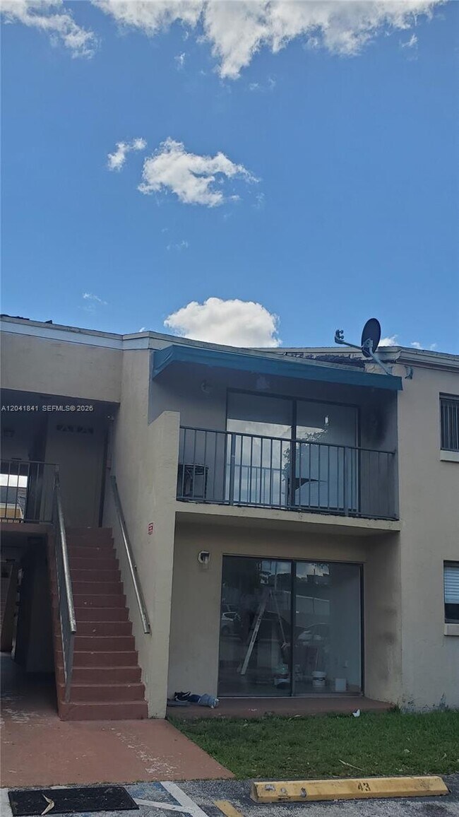 Building Photo - 7405 SW 152nd Ave