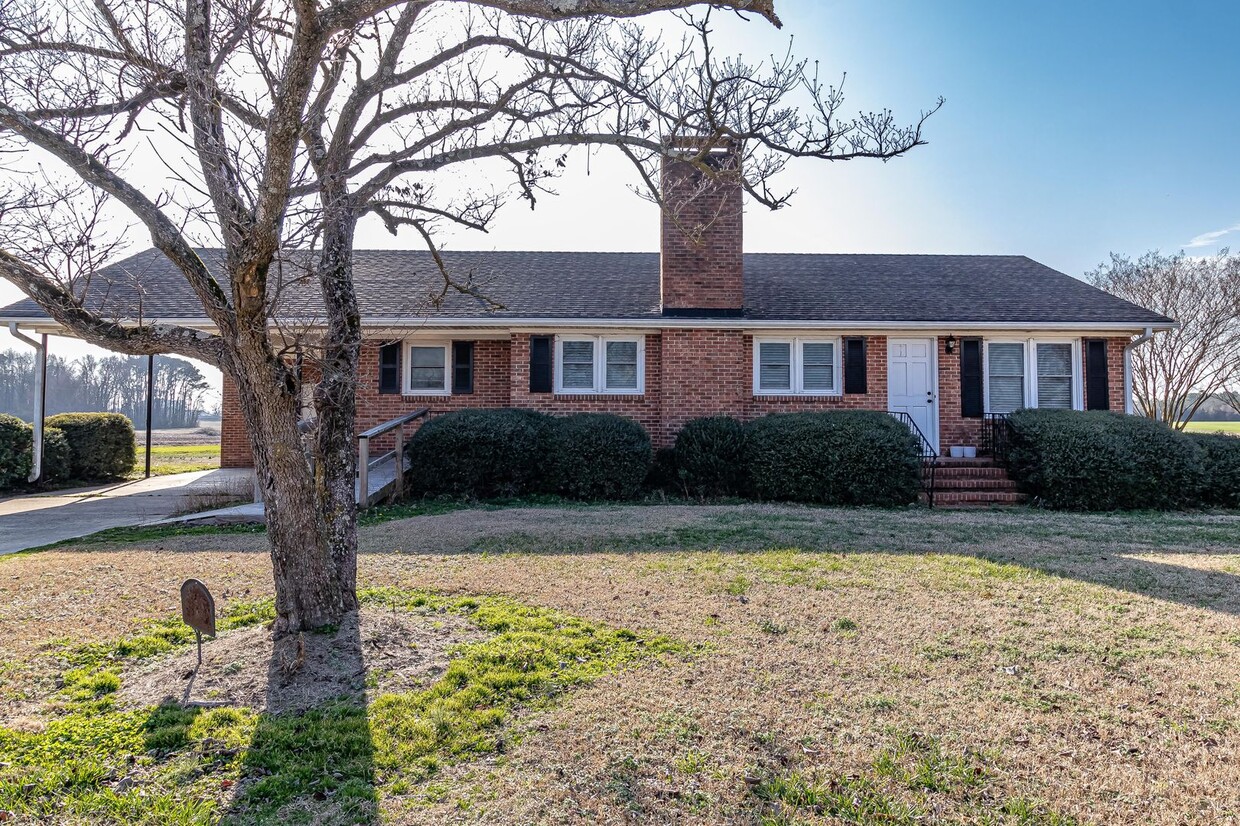 Primary Photo - 3 BR | 1.5 BA Brick Home in Mt Olive! *Wat...