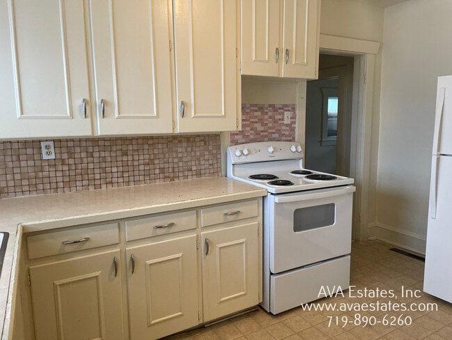 Building Photo - 1302 Jackson St