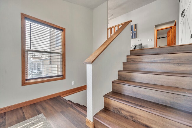 Building Photo - 2803 Sportsmans Dr