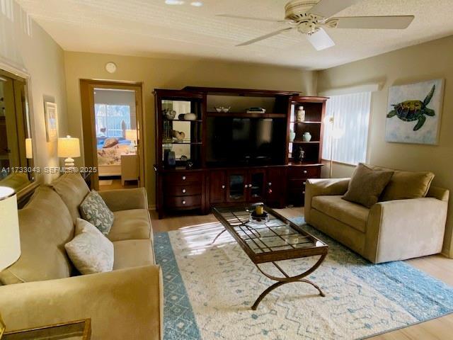 Foto del edificio - 442 Pine Glen Ln