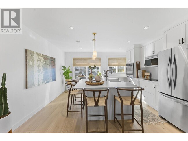 Photo du bâtiment - 1286 W 6th Ave