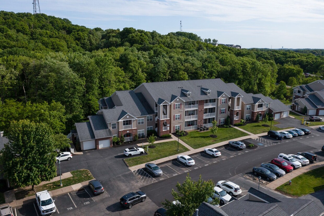 Primary Photo - Second Floor Front View 2 Bedroom in a Gat...