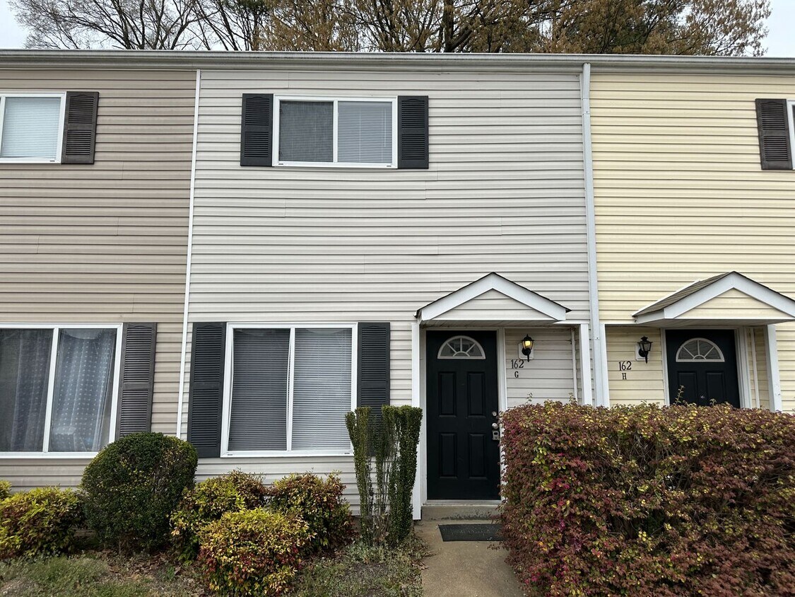 Foto principal - Townhouse in Newport News