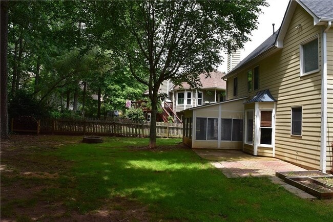 Building Photo - 629 Overhill Dr