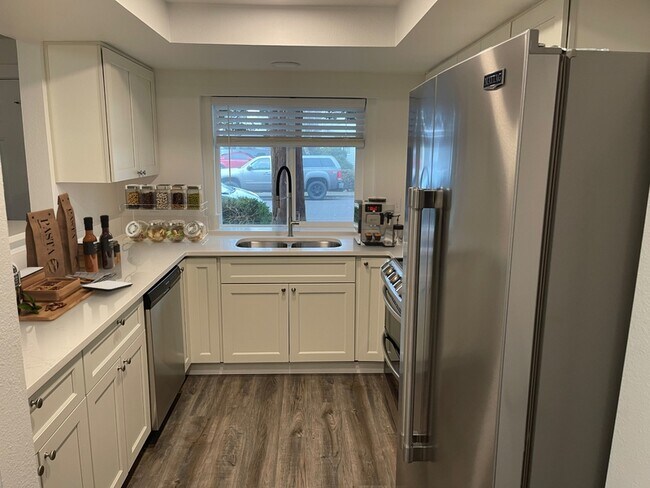 Foto del edificio - 4292 Meadowbrook Ct NE