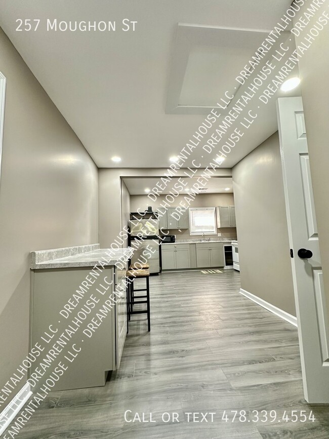Foto del edificio - 257 Moughon St