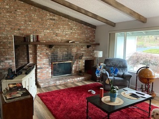 Gas Fireplace - 1605 NW Crescent Dr