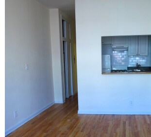 Building Photo - 409 E 74th St