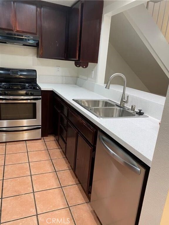 Foto del edificio - 1934 E Covina Blvd