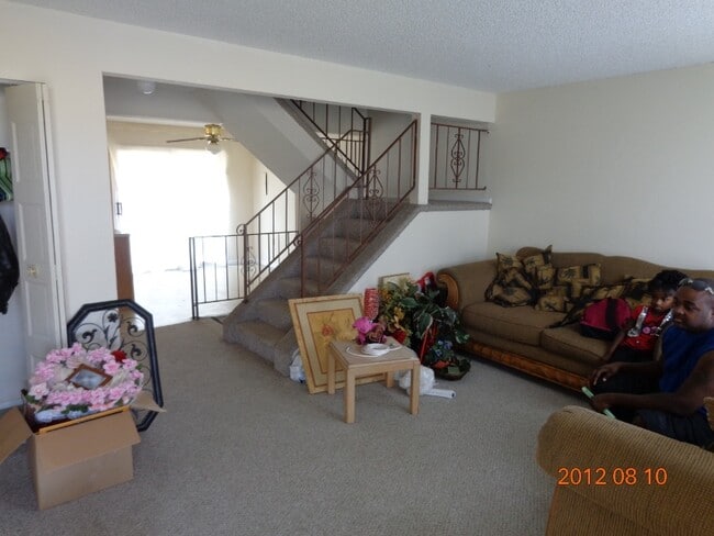Foto del edificio - 16486 E 14th Pl