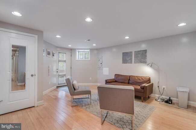 Foto del edificio - 26 T St NE