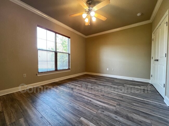 Building Photo - 4848 Windsor Village Dr