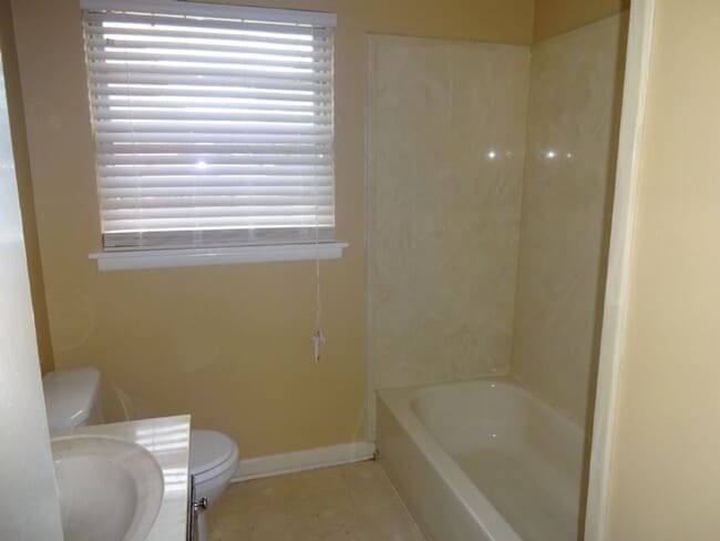 Building Photo - Three bedroom home in the Wakefield area.
