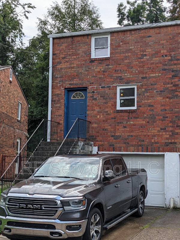 3867 Delco Rd, Pittsburgh, PA 15227 Townhouse for Rent in Pittsburgh