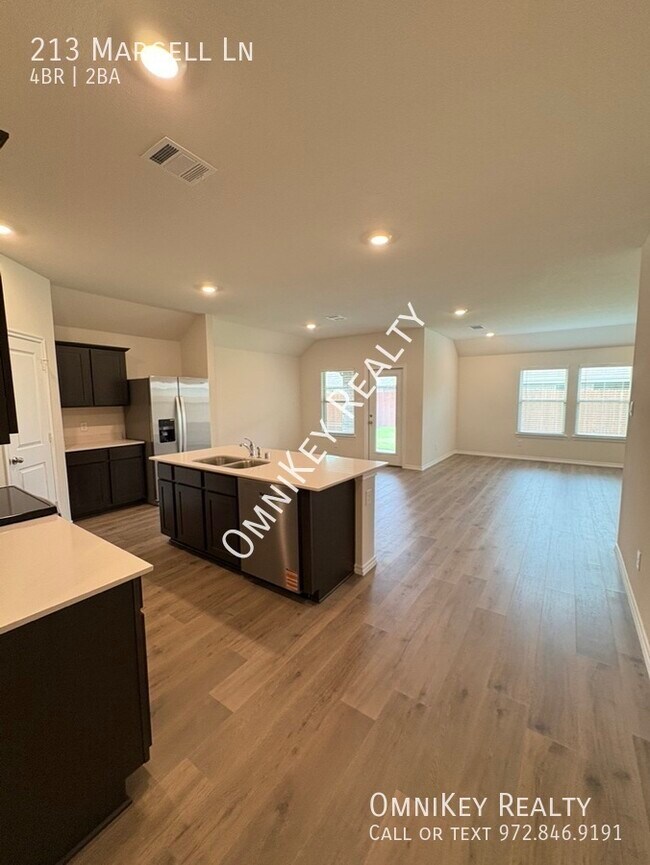 Foto del edificio - 213 Marcell Ln
