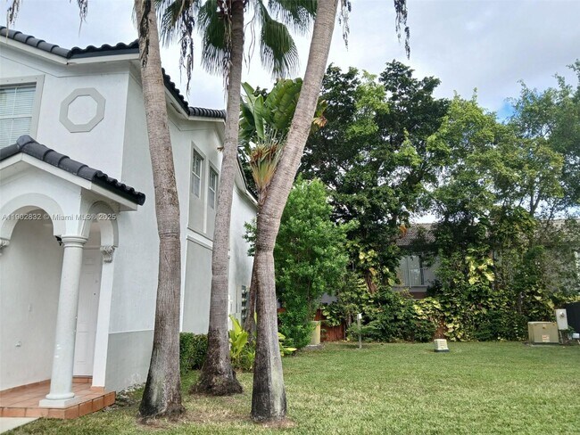 Foto del edificio - 5560 NW 107th Ave