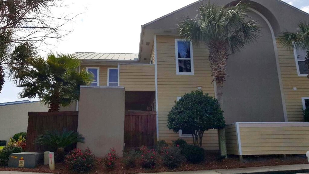 3695 Scenic Hwy 98, Destin, FL 32541 Townhouse for Rent in Destin, FL