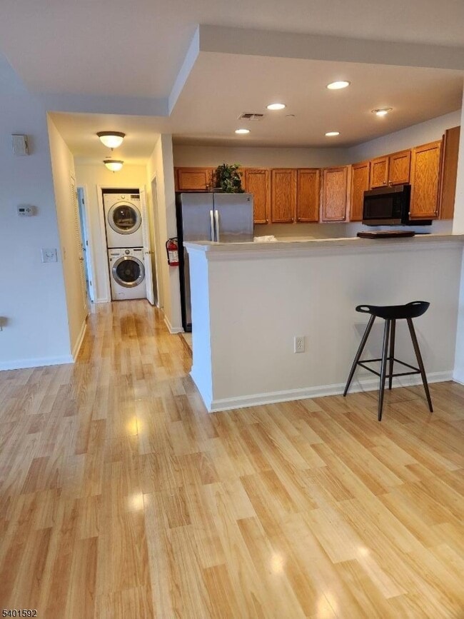 Building Photo - 358 Rector St