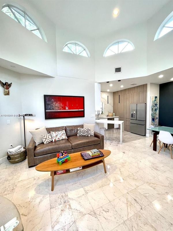 Foto del edificio - 3070 Allamanda St