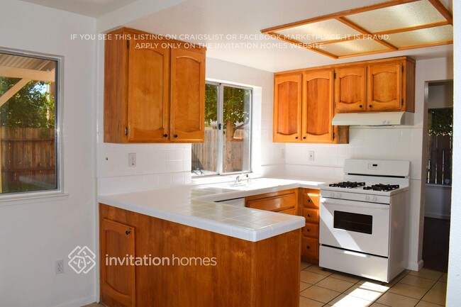 Building Photo - 8556 Sunnybrae Dr