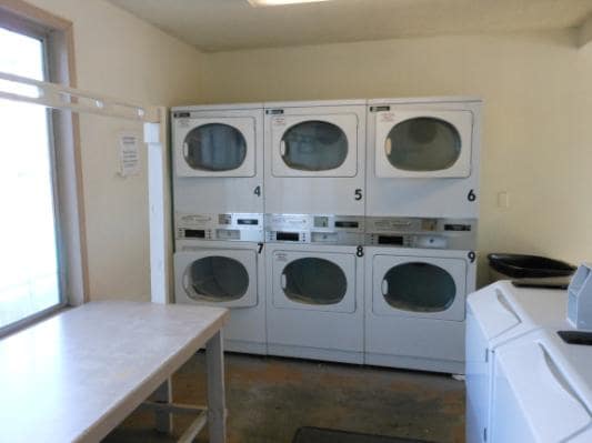 Instalaciones de lavandería - Quail Ridge Apartments
