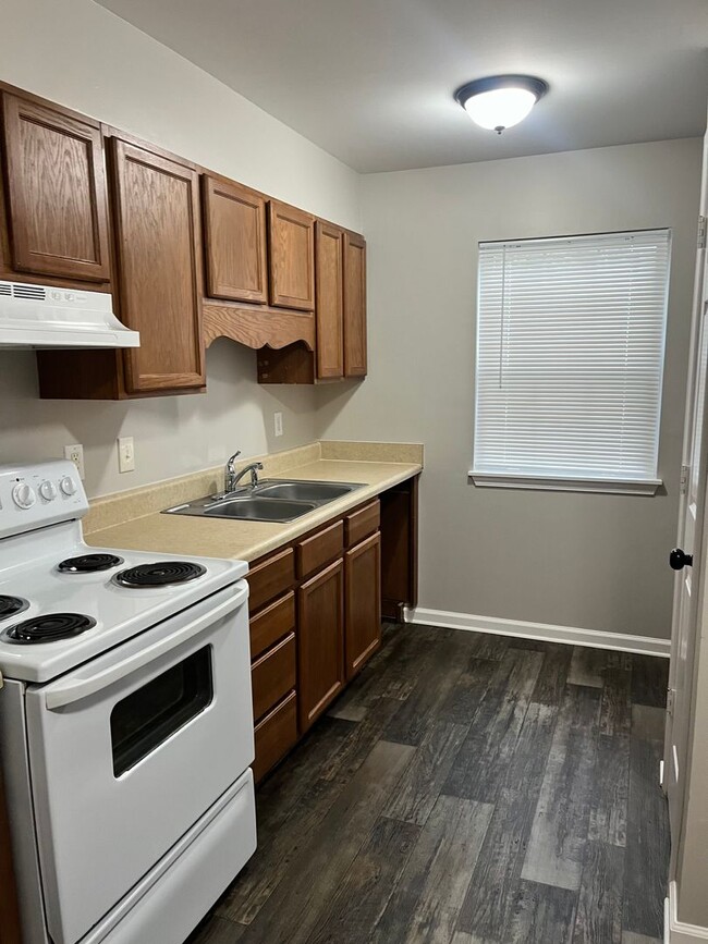 Foto del edificio - Two bedroom, 1.5 bath condo in High Point-...