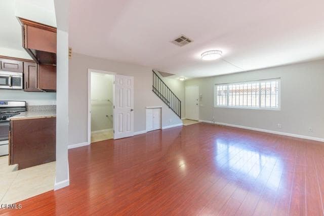 Foto del edificio - 6741 Nagle Ave