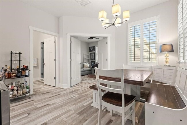 Building Photo - 1237 Savona Dr