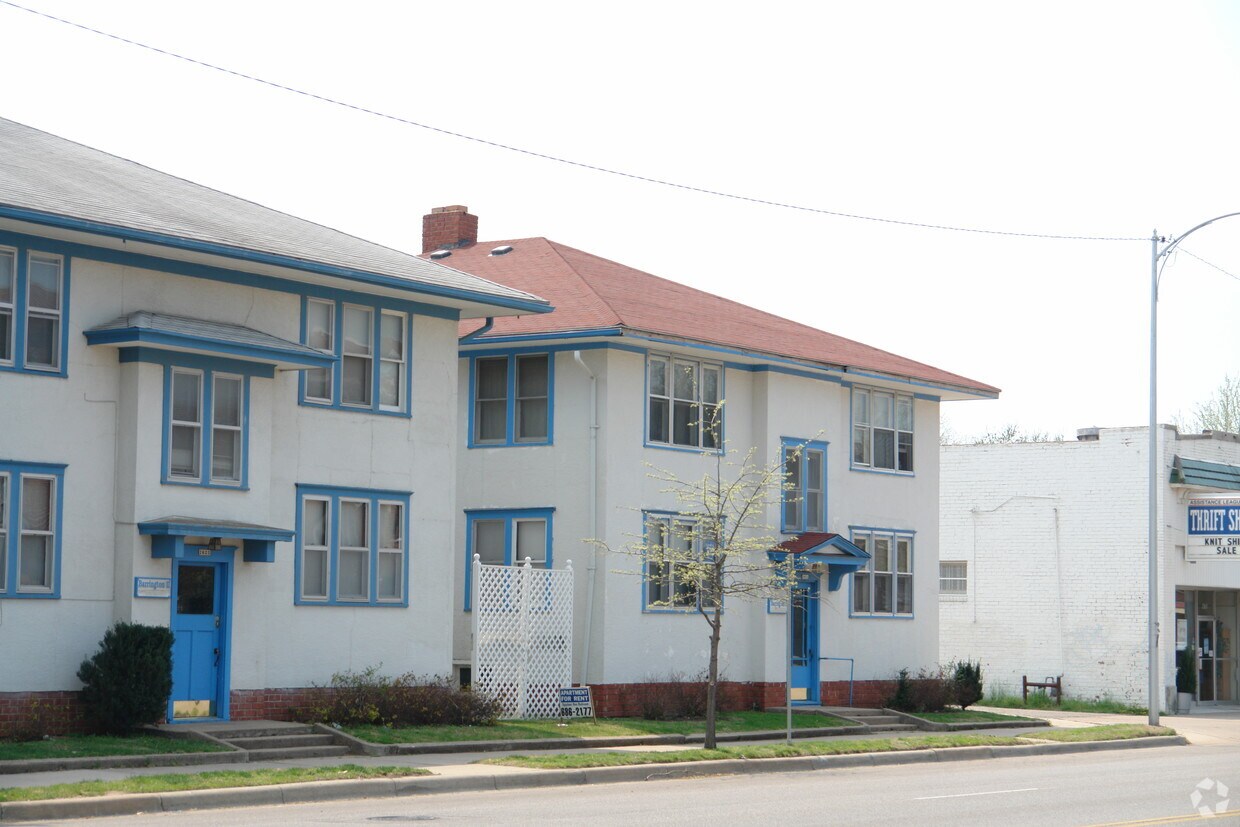Primary Photo - 2621 E Douglas Ave