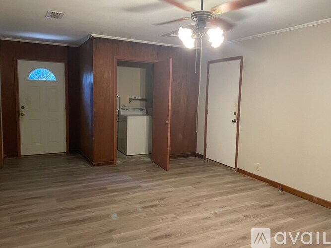 Foto del edificio - 111 Japonica Ln