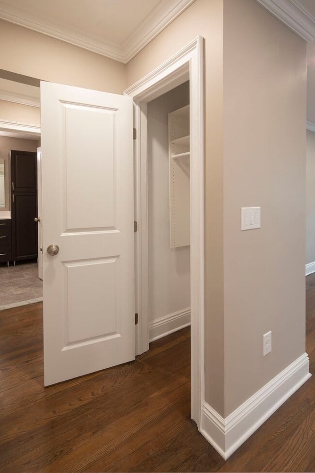 Interior Photo - Leonia Manor